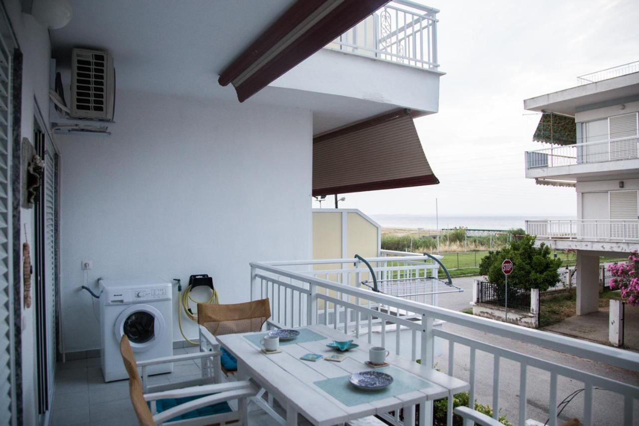 Grey Theros Apartments Paralia Dionysiou Exterior photo