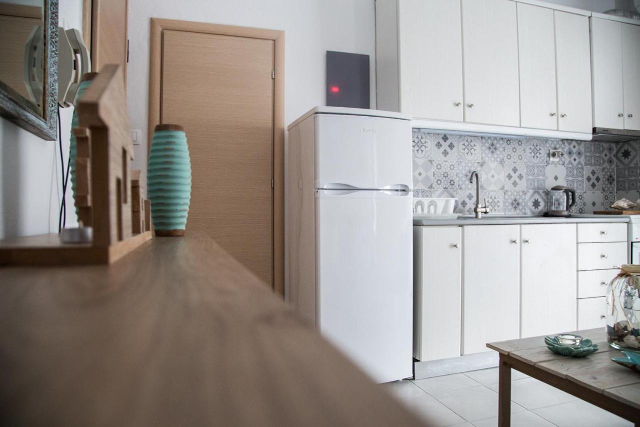 Grey Theros Apartments Paralia Dionysiou Exterior photo