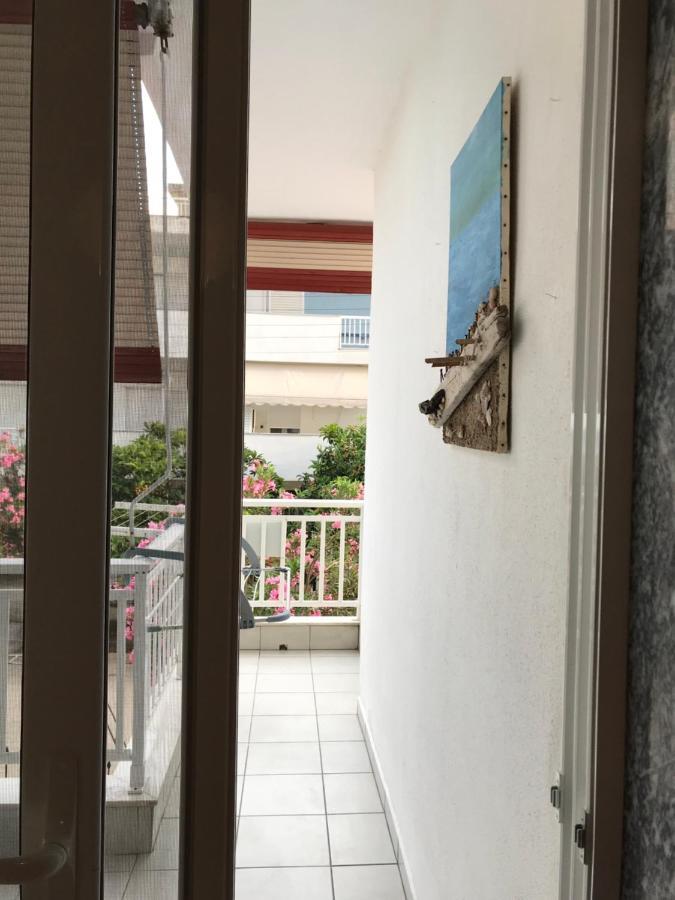 Grey Theros Apartments Paralia Dionysiou Exterior photo